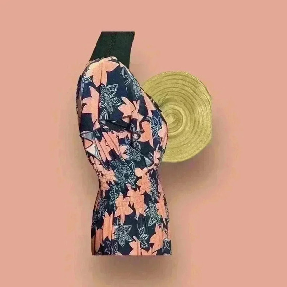 Beautiful Spring Floral Maxi Dress, VNeck, Ruffled Raglan Sleeves, size Large - Picture 6 of 6